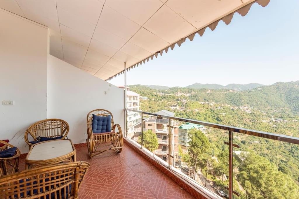 Kasauli Edge Apt With Balcony Dış mekan fotoğraf