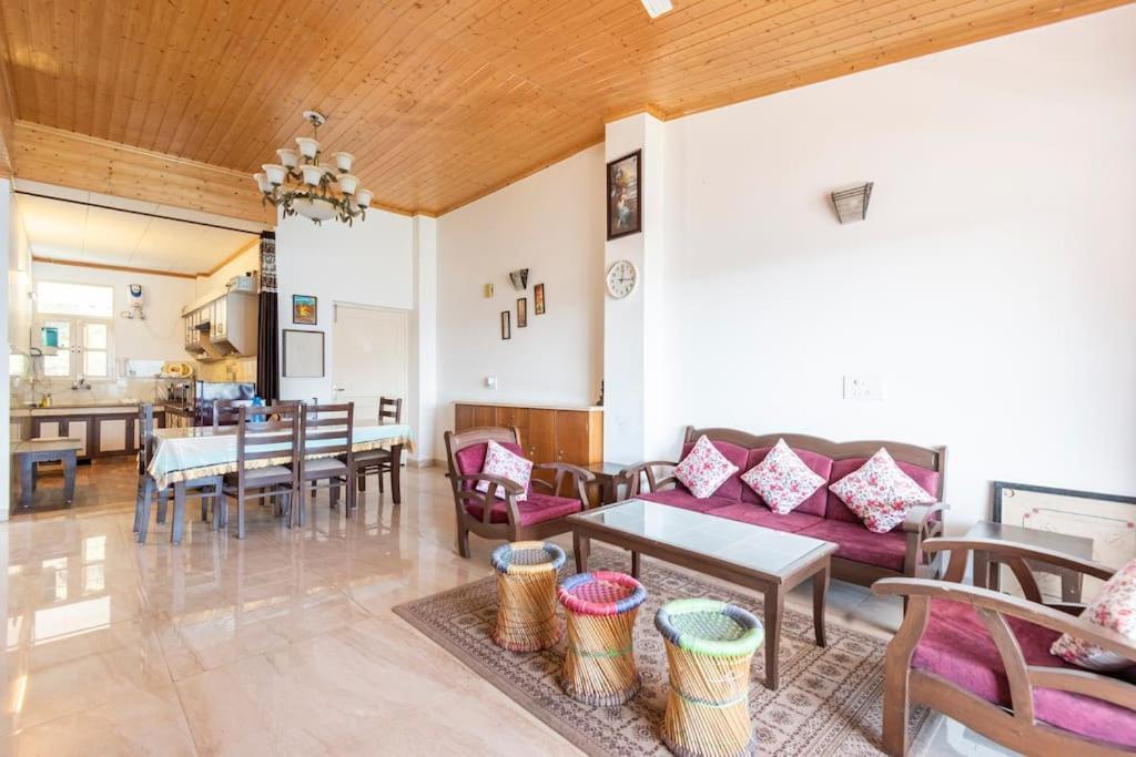 Kasauli Edge Apt With Balcony Dış mekan fotoğraf