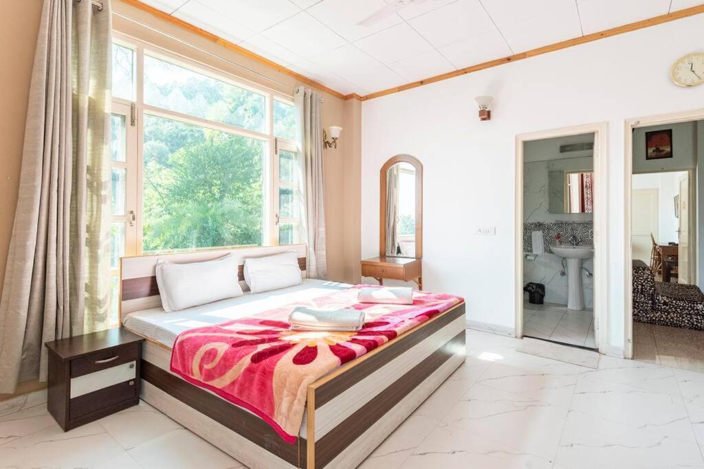 Kasauli Edge Apt With Balcony Dış mekan fotoğraf