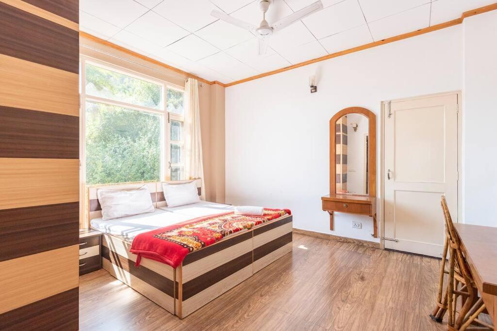 Kasauli Edge Apt With Balcony Dış mekan fotoğraf